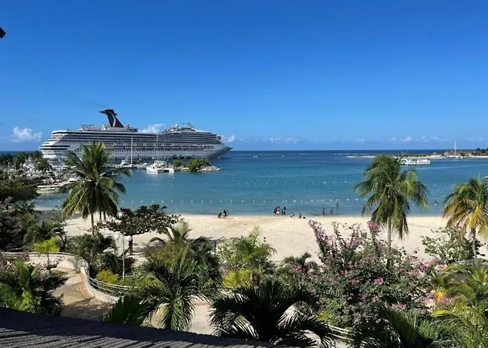 Ambleside & Turtle Towers * Ocho Rios
